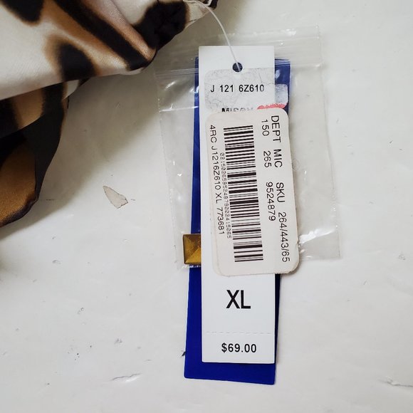 Peter Nygard Style #1216Z610 Animal Tiger Print Stud Detail Top NEW NWT Size XL - Picture 11 of 13